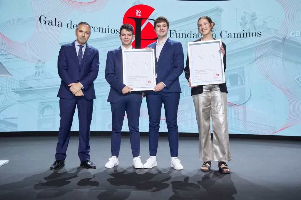 1747725002727607q2fC.jpg 174772275439894rx39.jpg