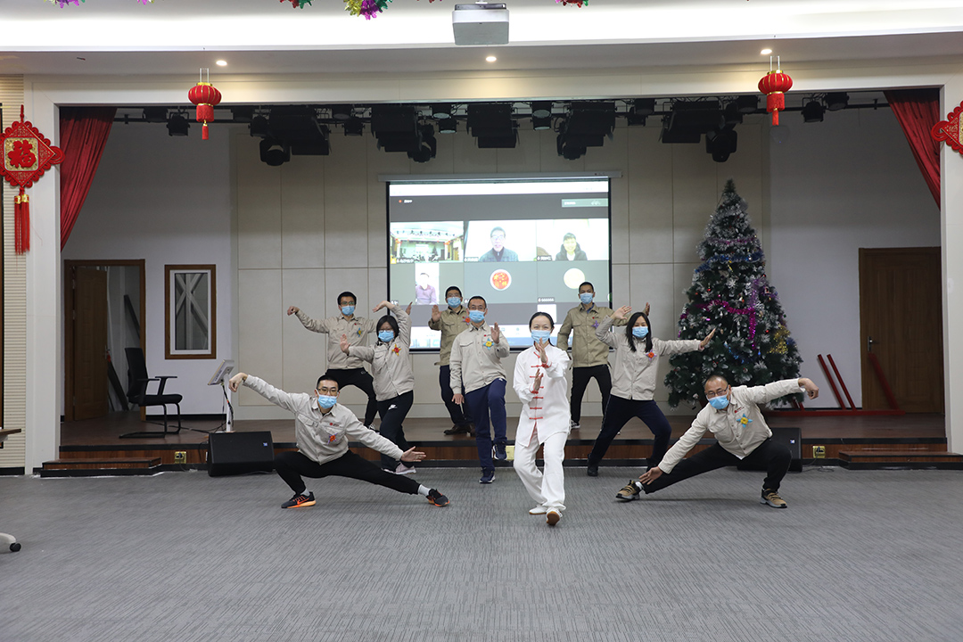 17223960553933259p8u.jpg 太极拳颁奖典礼合影.jpg